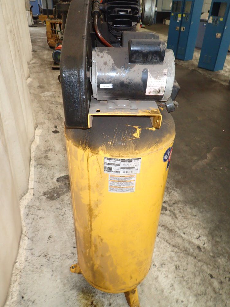 Cambell Housefeld Air Compressor