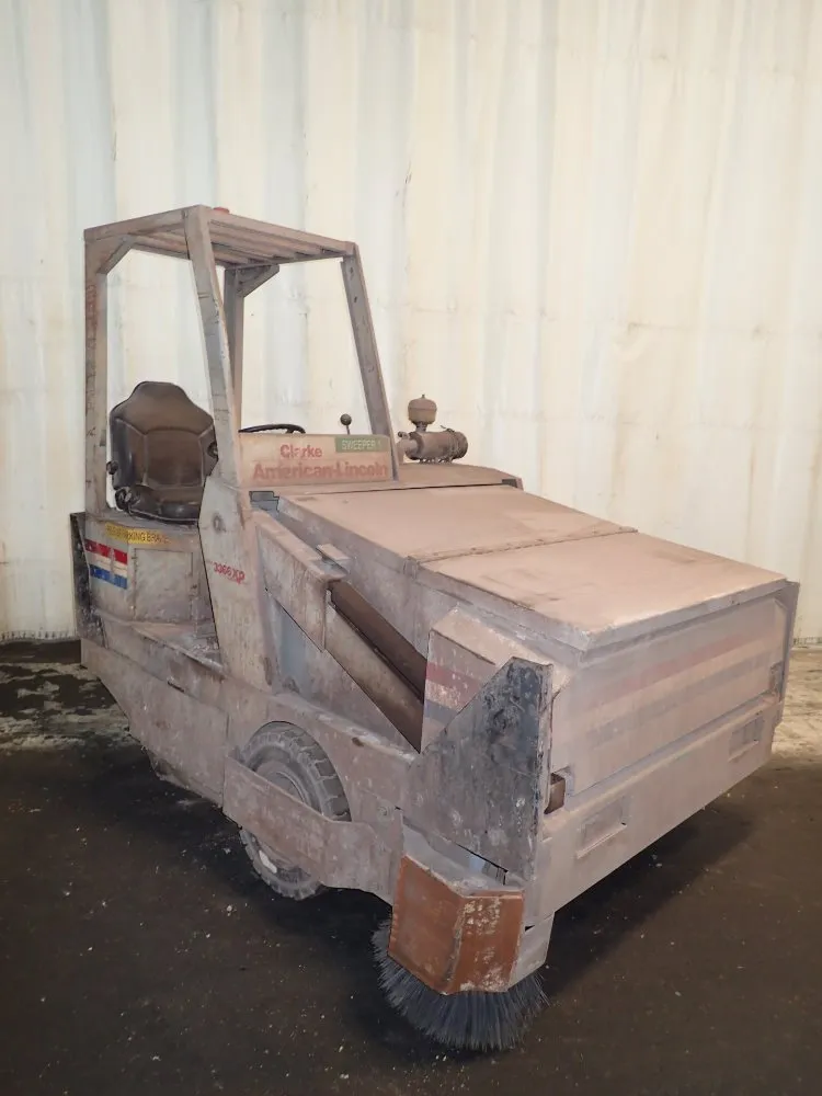 Clarke American Lincoln Electric Floor Sweeper