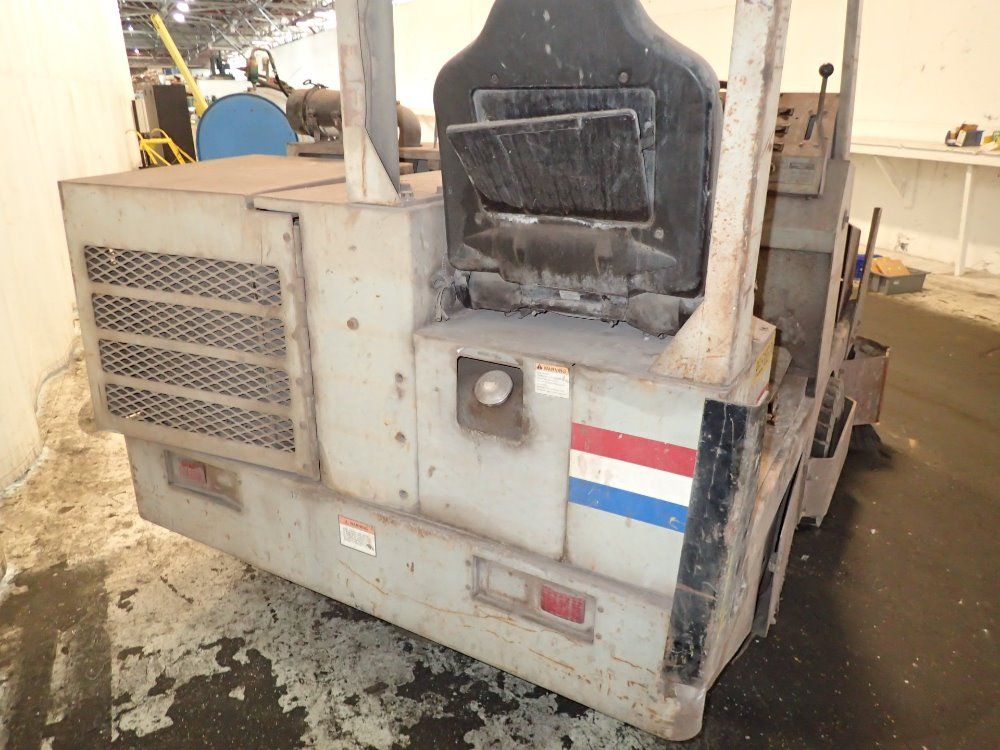 Clarke American Lincoln Electric Floor Sweeper