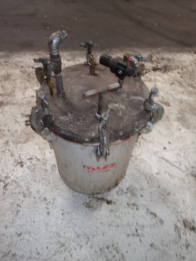 Valco Paint Pot