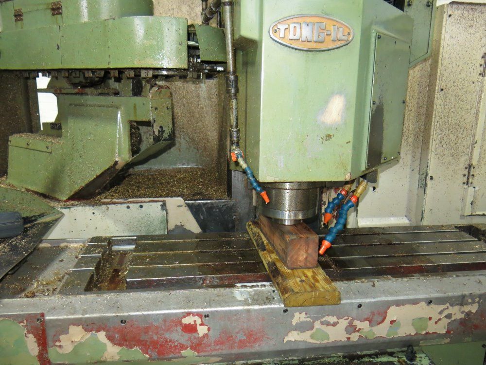 Tong Il Cnc Vmc