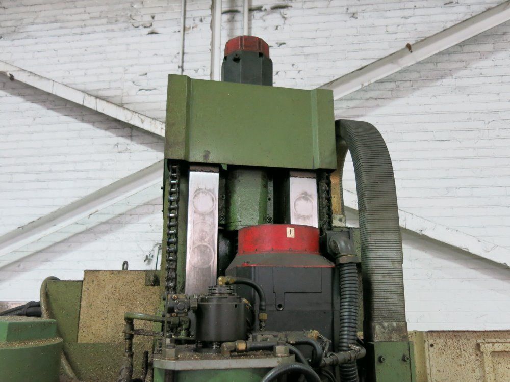 Tong Il Cnc Vmc