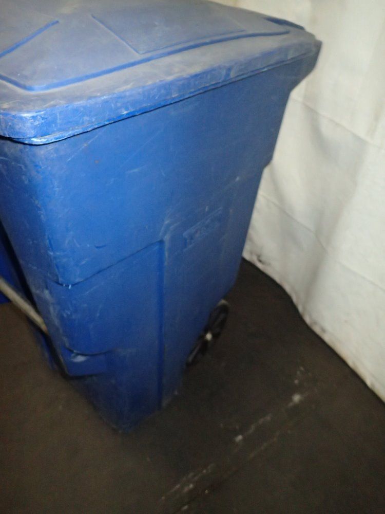 Toter Plastic Portable Recycling Bin