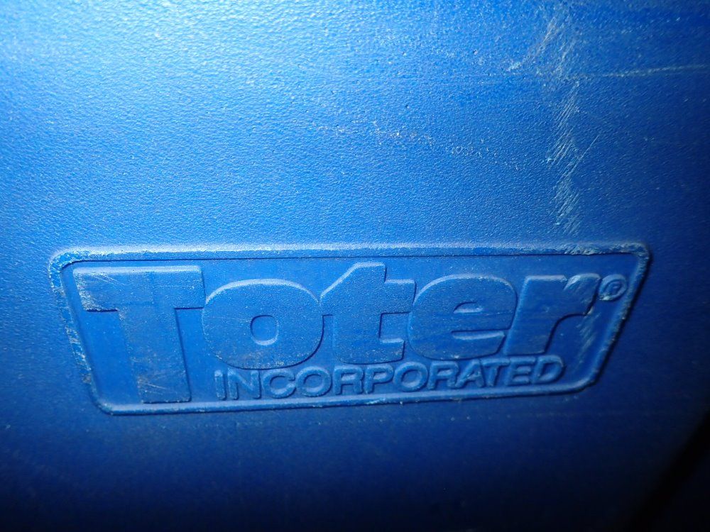Toter Plastic Portable Recycling Bin
