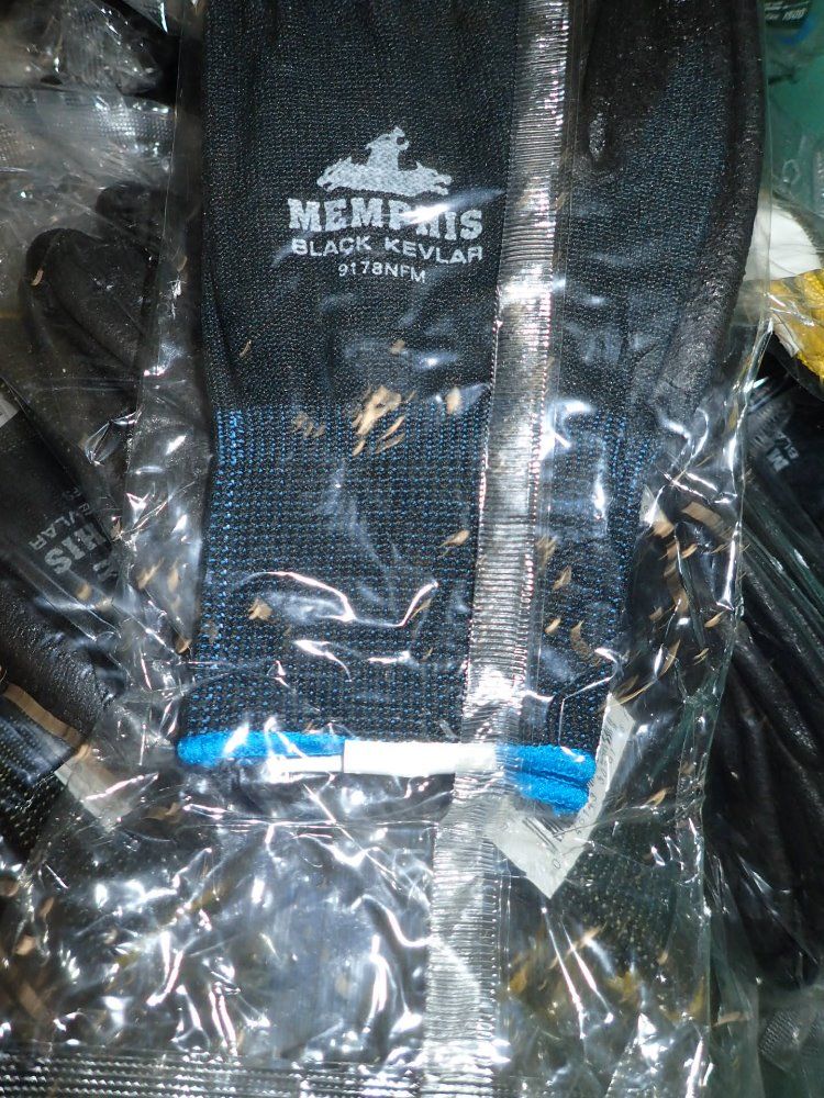 Memphis Slip Resistant Gloves