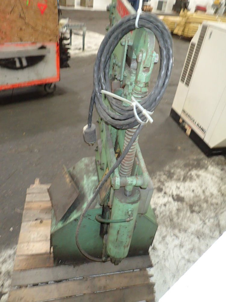 Uni - Hyrdo Iron Worker