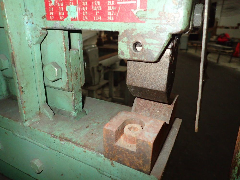 Uni - Hyrdo Iron Worker