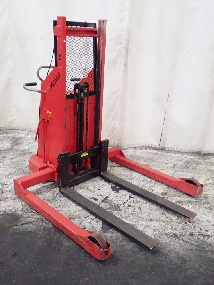 Mobile Pallet Straddle Lift