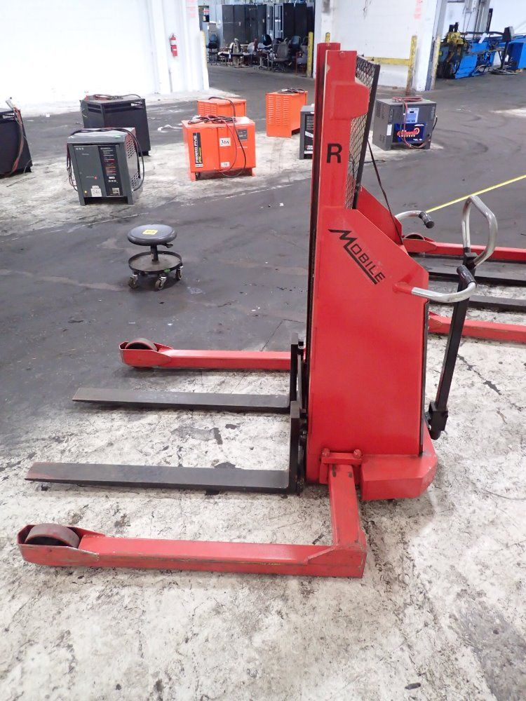 Mobile Pallet Straddle Lift