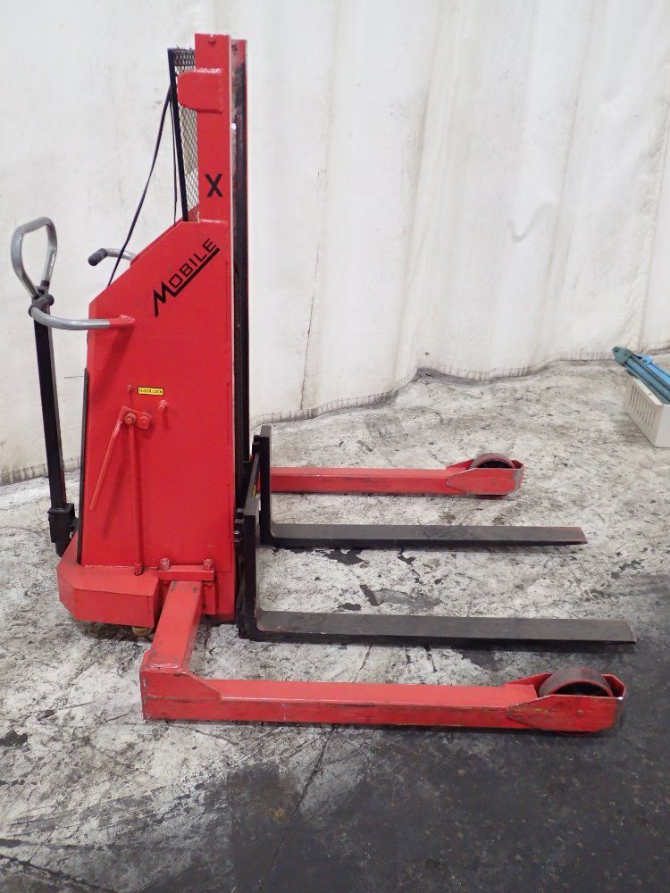 Mobile Pallet Straddle Lift