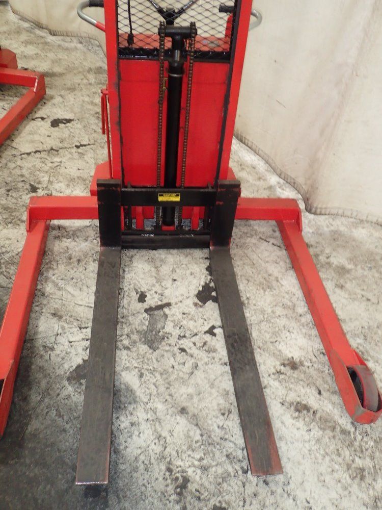 Mobile Pallet Straddle Lift