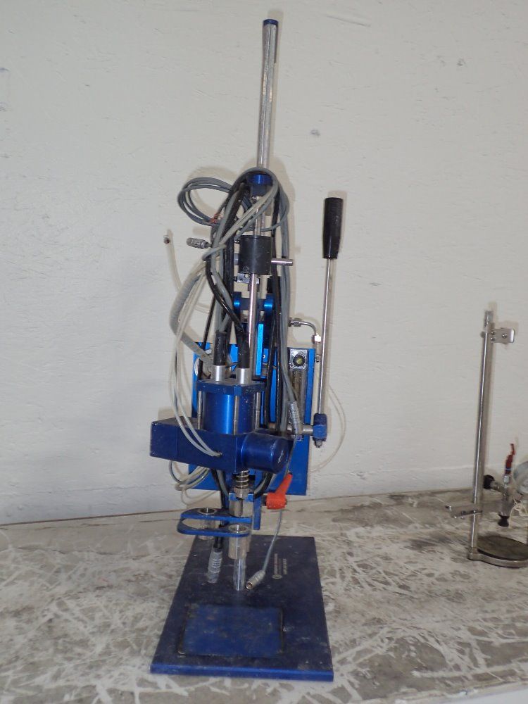 Orbisphere Sampling Device