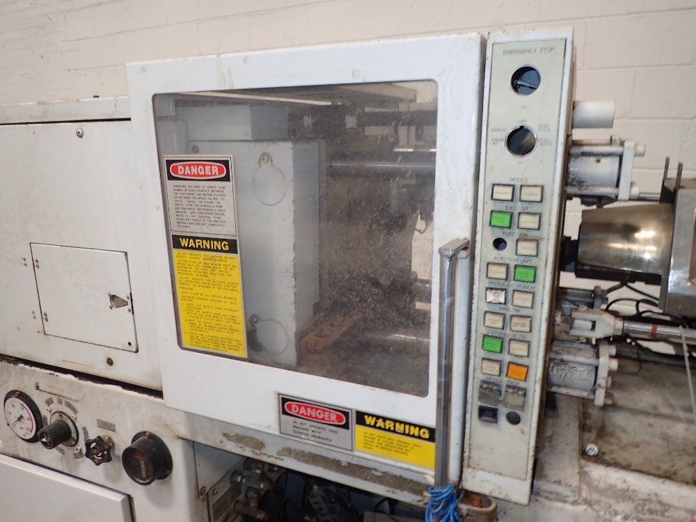 Sumitomo Injection Molder