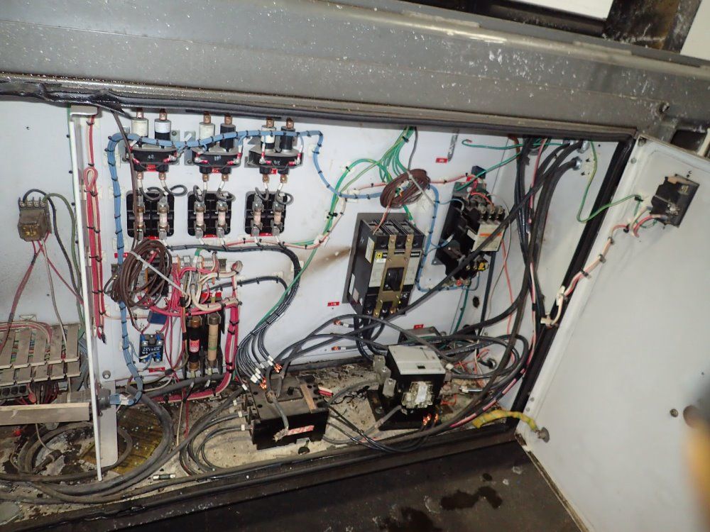 Cincinnati Milicron Injection Molder