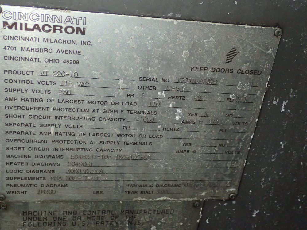 Cincinnati Milicron Injection Molder