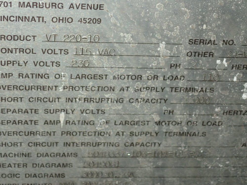 Cincinnati Milicron Injection Molder