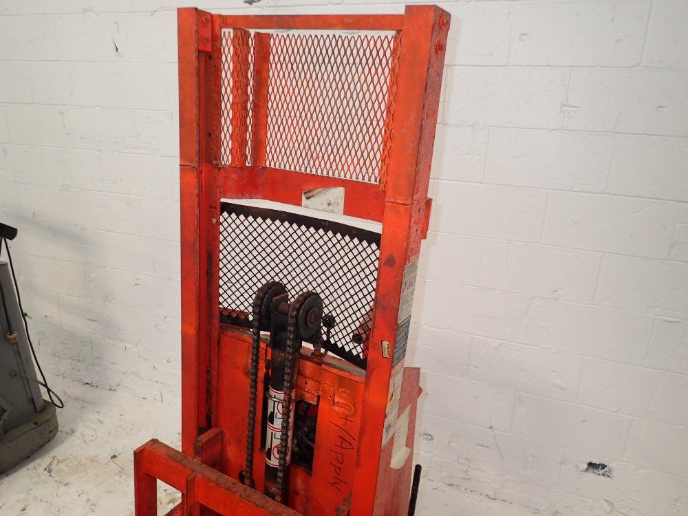 Presto/lee Enigineering Portable Hydraulic Straddle Lift