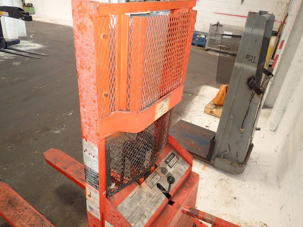 Presto/lee Enigineering Portable Hydraulic Straddle Lift