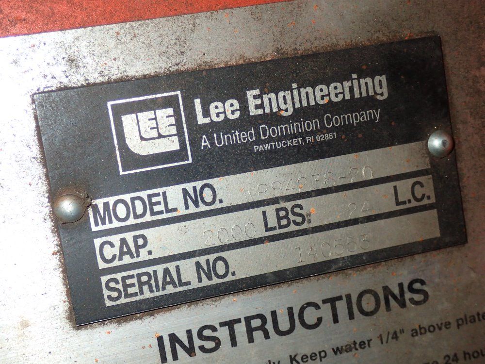 Presto/lee Enigineering Portable Hydraulic Straddle Lift