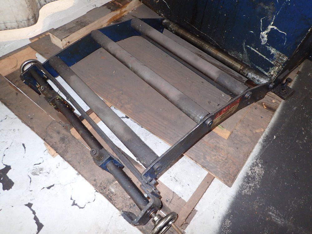 Coe Press Equipment Corp. Feeder