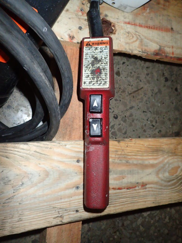 Dayton 1/2 Ton Electric Chain Hoist