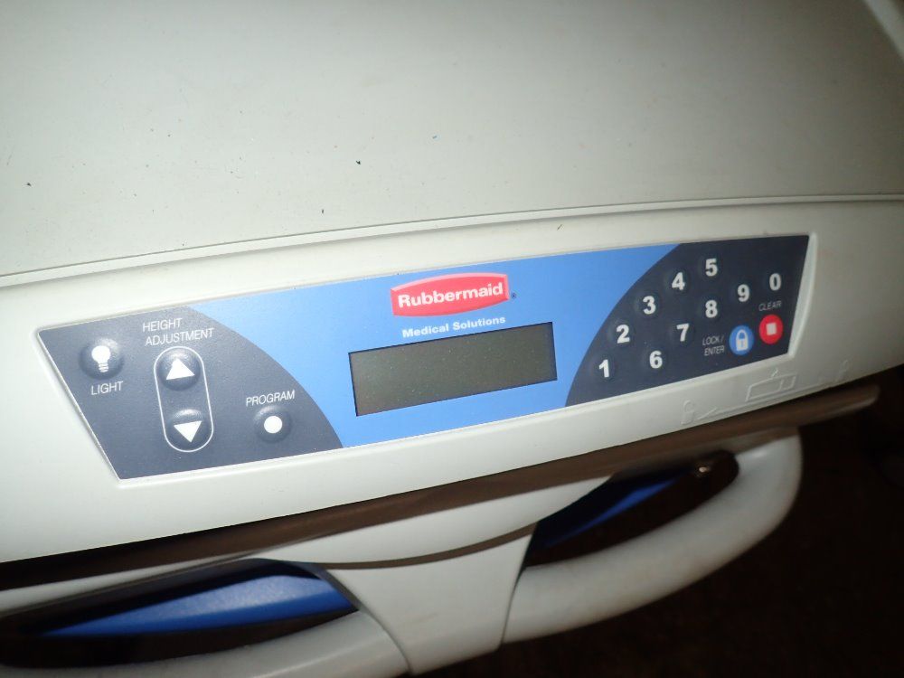 Rubbermaid Medical Cart