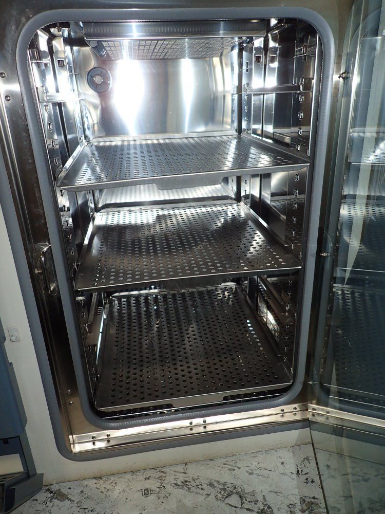 Thermo Forma 21"x18"x28" Co2 Incubator - 3307