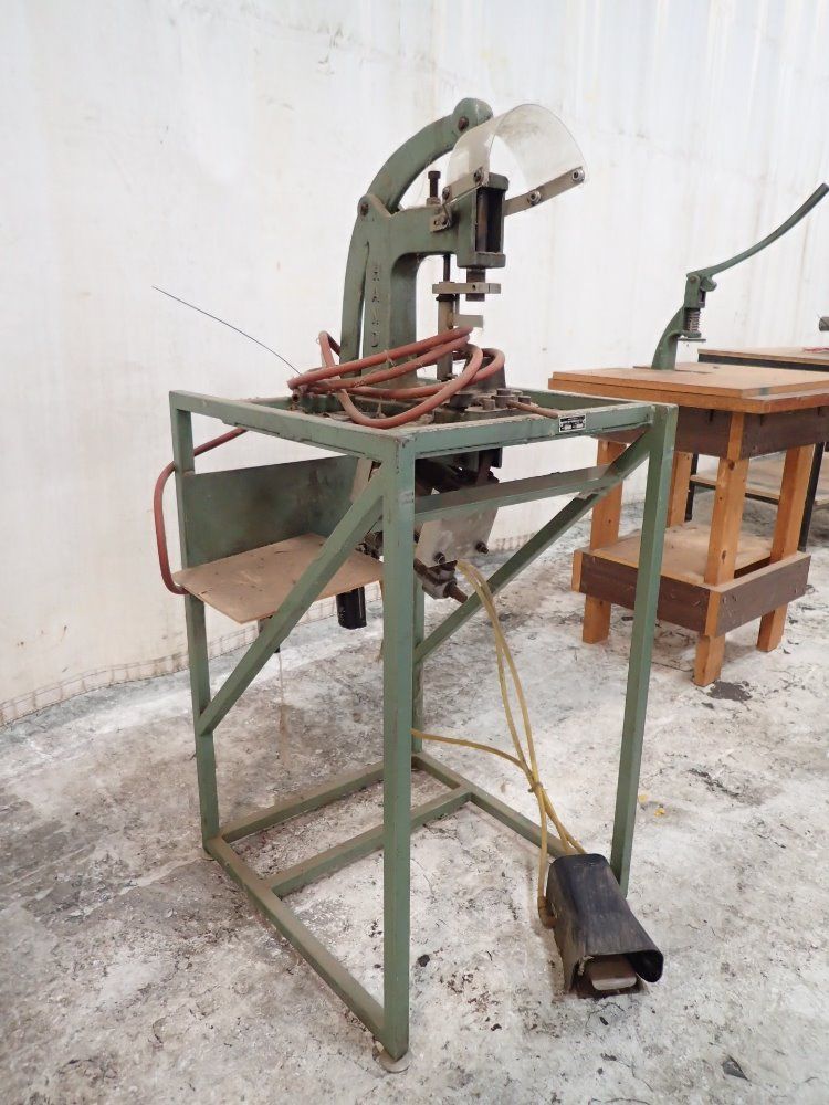Handy Button Machine Co. Pneumatic Eyelet Press