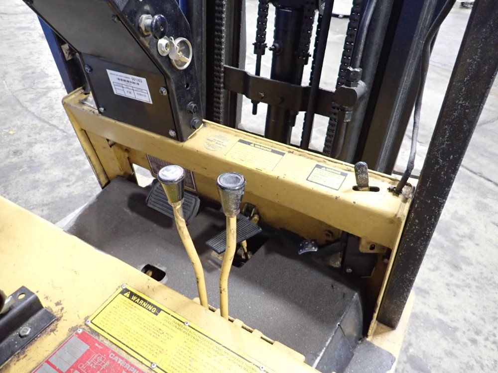 Caterpillar Electric Forklift