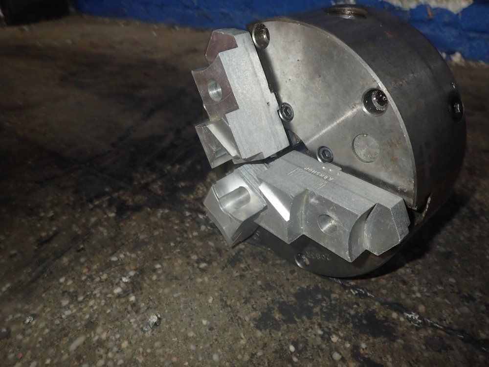 Huron 9" 3 Jaw Chuck