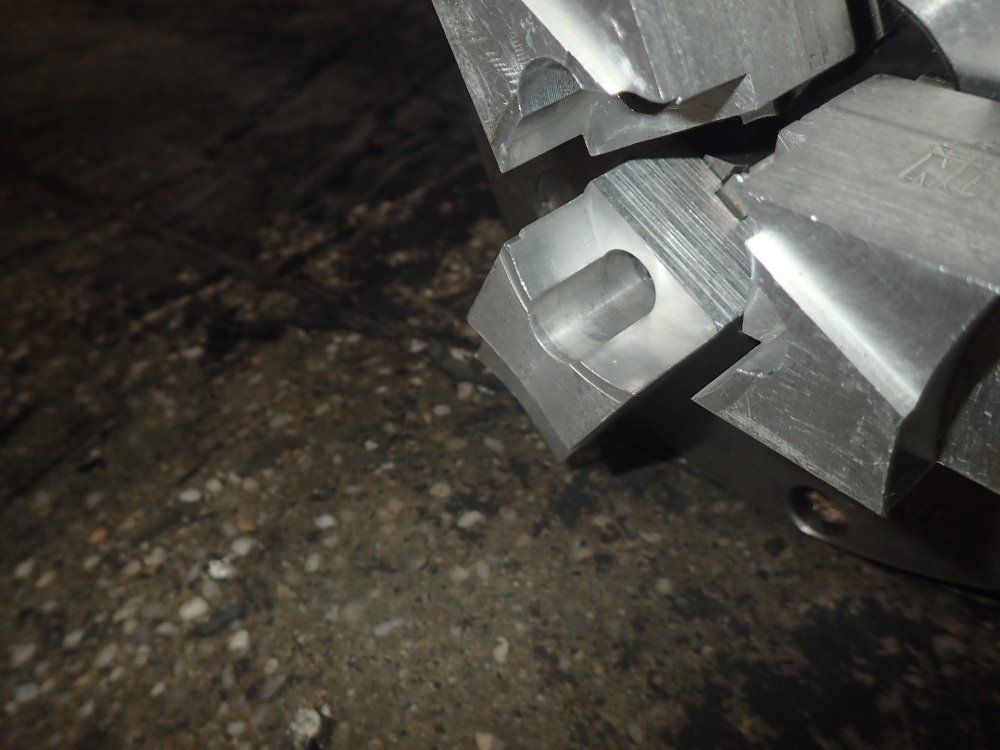 Huron 9" 3 Jaw Chuck