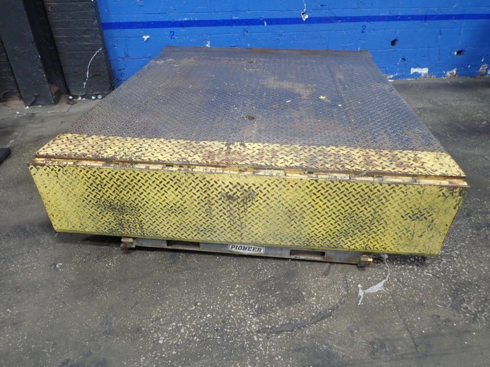Pioneer Dock Leveler