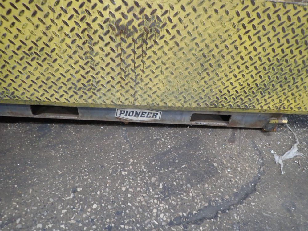 Pioneer Dock Leveler