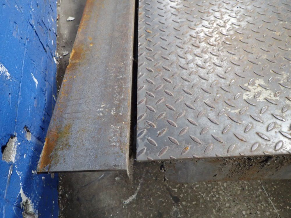 Pioneer Dock Leveler