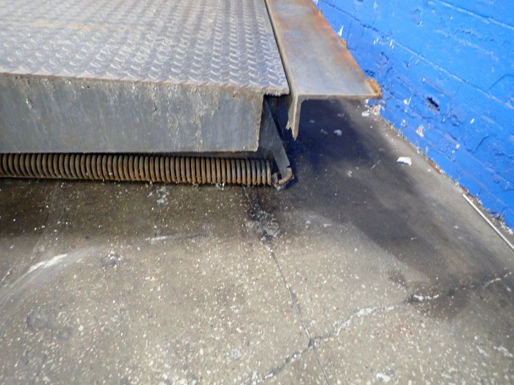 Pioneer Dock Leveler