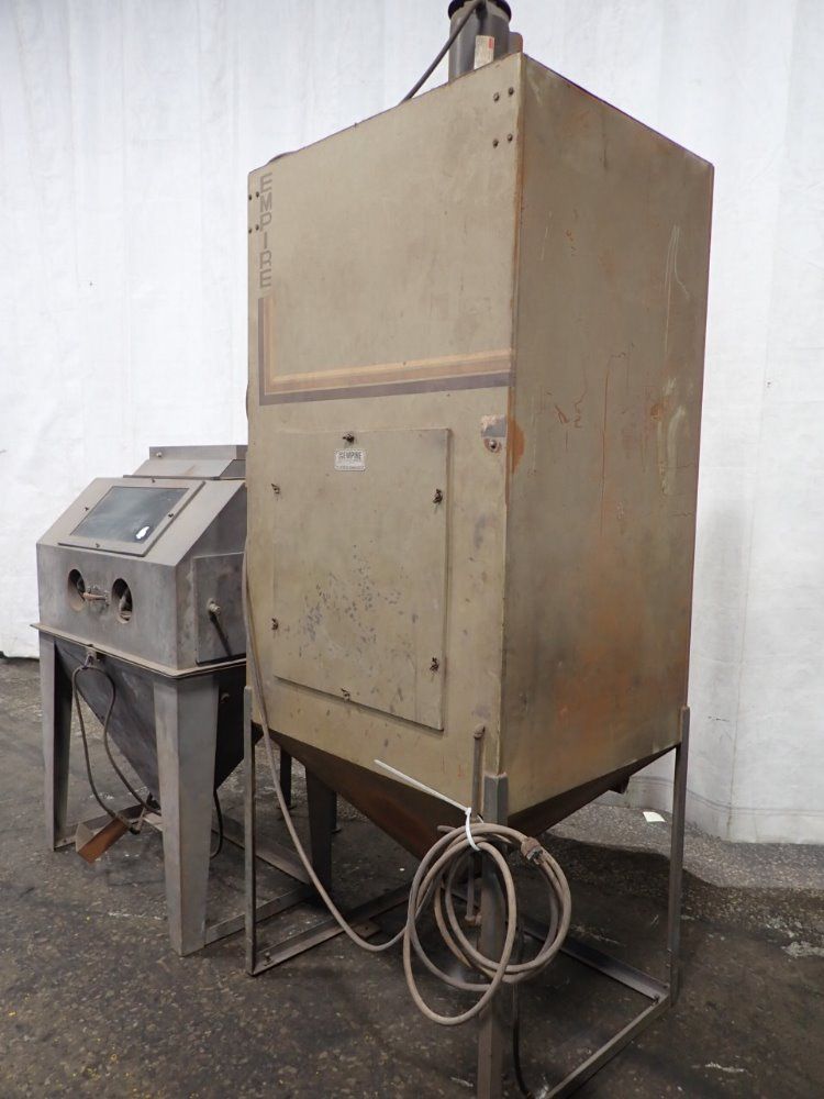 Empire Blast Cabinet W/ Reclaimer