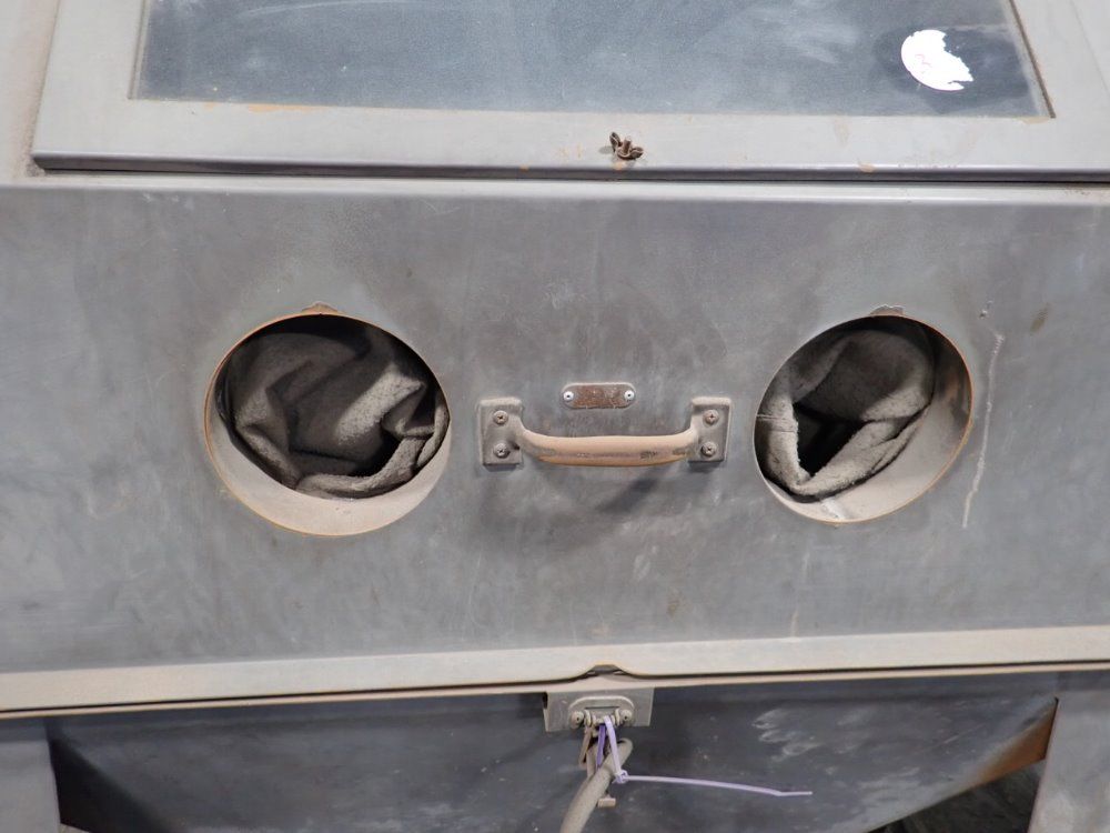 Empire Blast Cabinet W/ Reclaimer