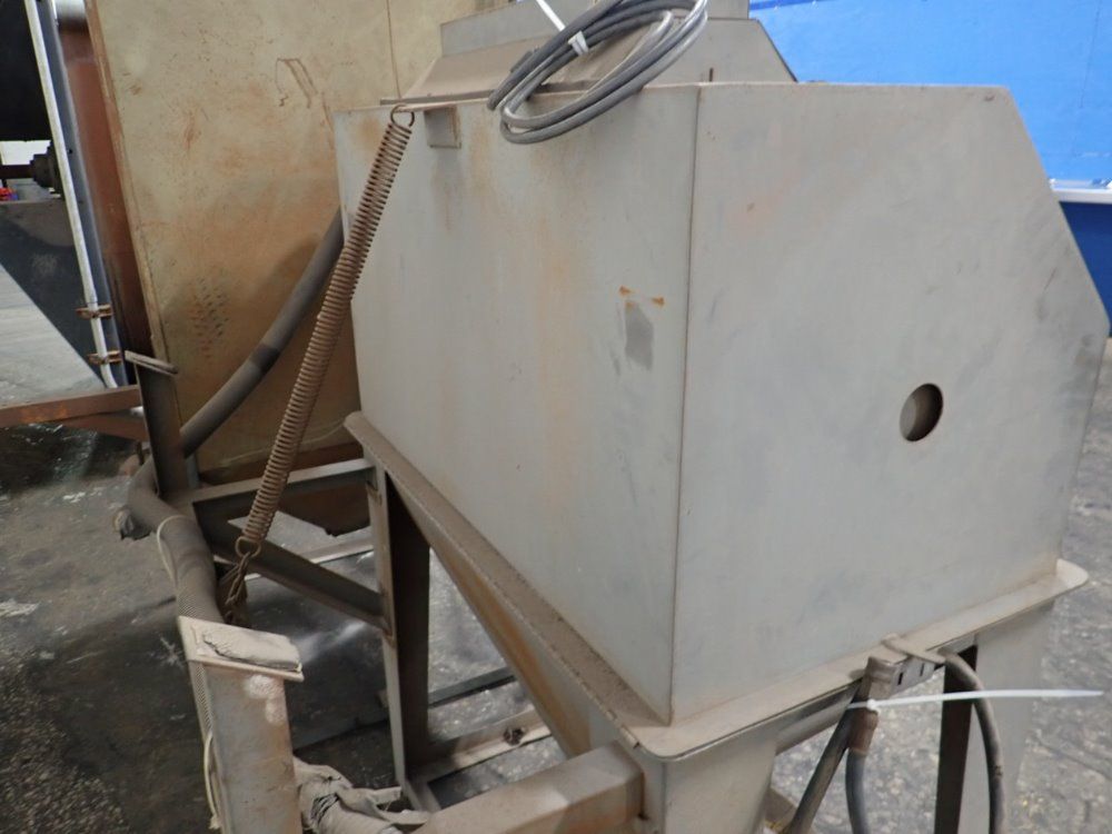 Empire Blast Cabinet W/ Reclaimer