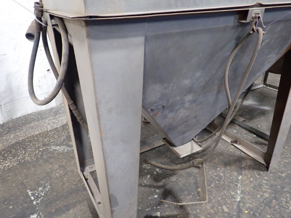 Empire Blast Cabinet W/ Reclaimer