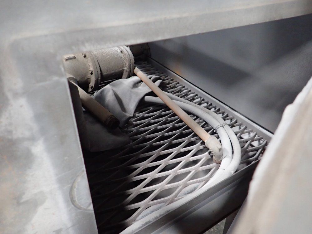 Empire Blast Cabinet W/ Reclaimer