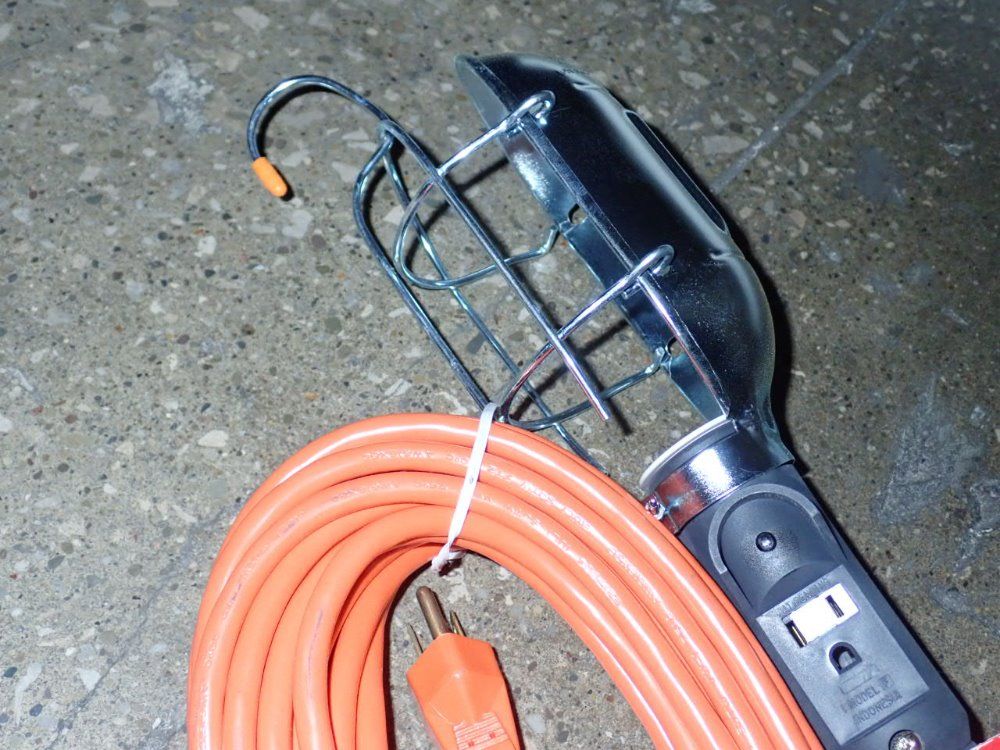 Coleman Cable 50 Foot Extension Trouble Light