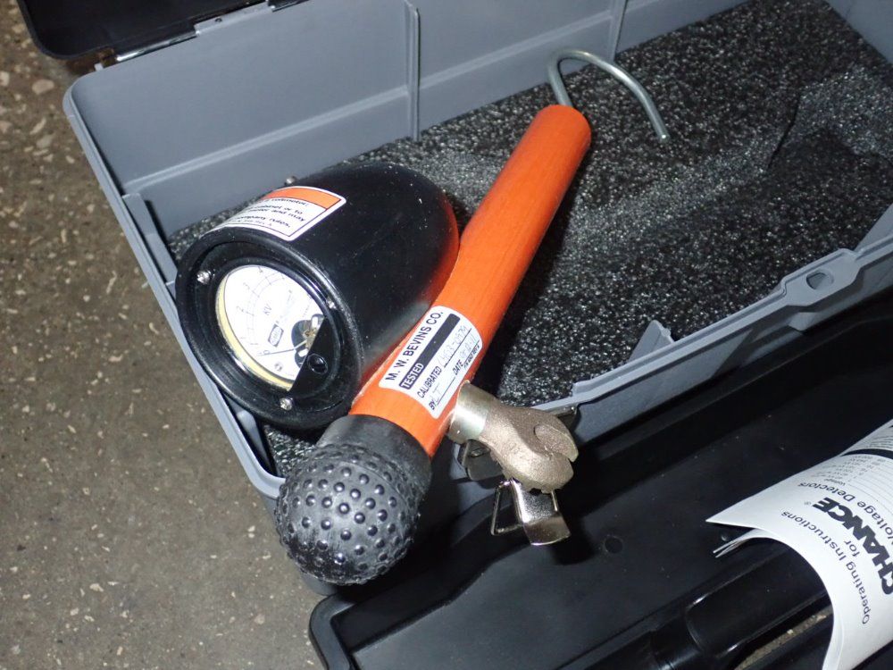 Hubbell/chance Multi Range Volt Detector