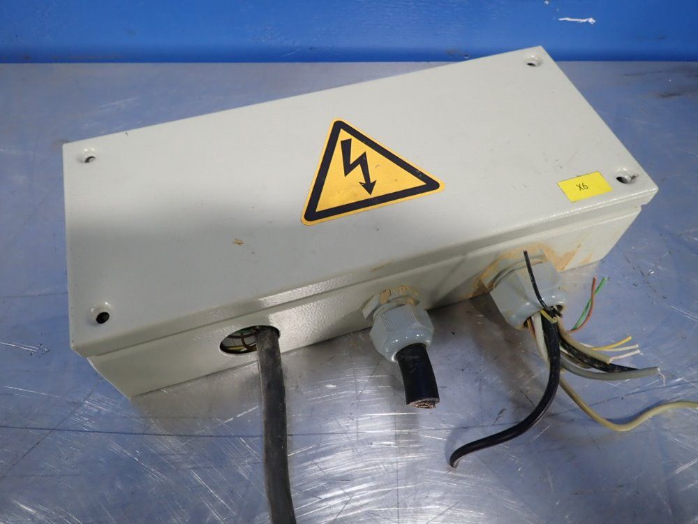 Dessa Compact Electrical Enclosure With Contacts