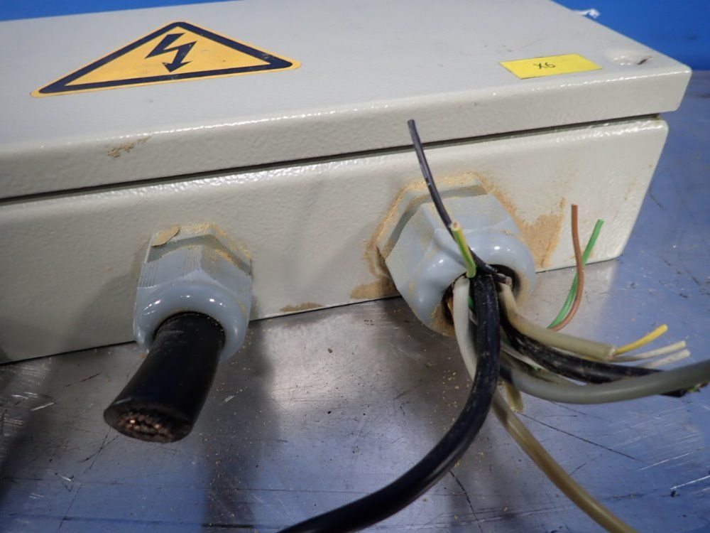 Dessa Compact Electrical Enclosure With Contacts