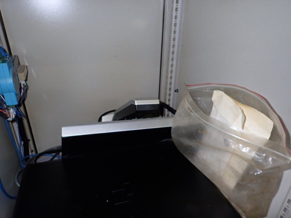 Dell / Pro-face Enclosure W/ Pc & Interactive Display