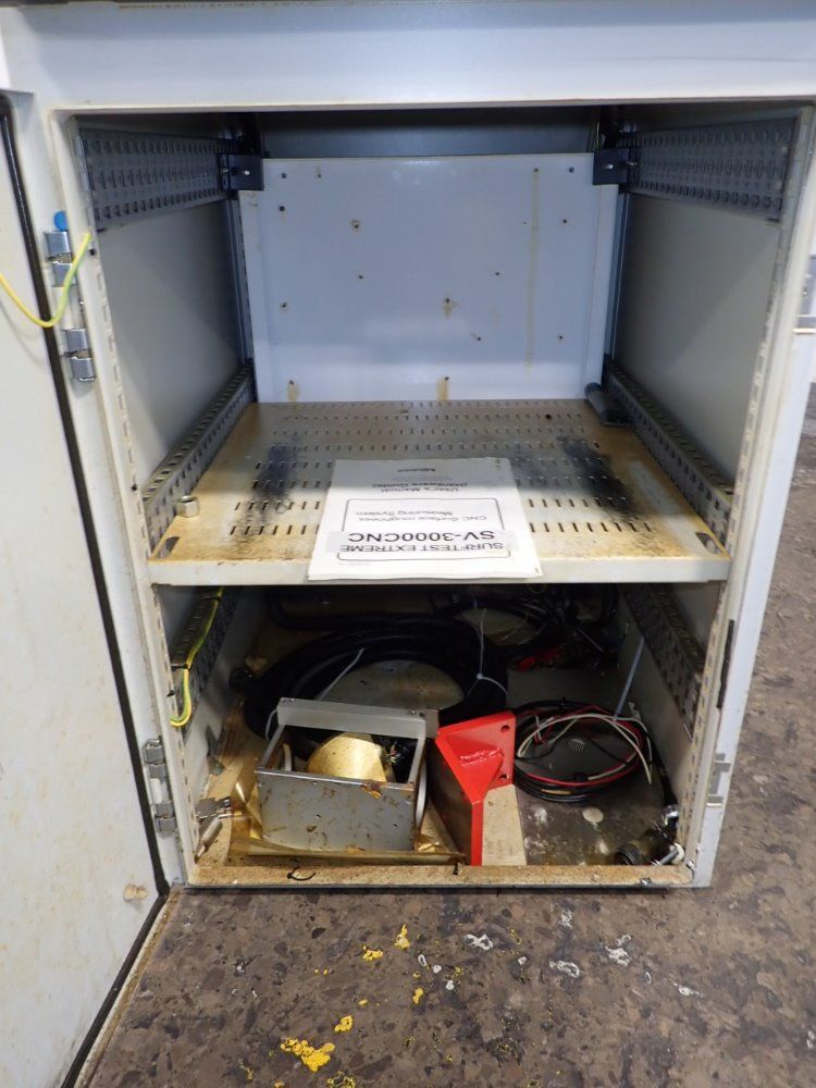 Dell / Pro-face Enclosure W/ Pc & Interactive Display