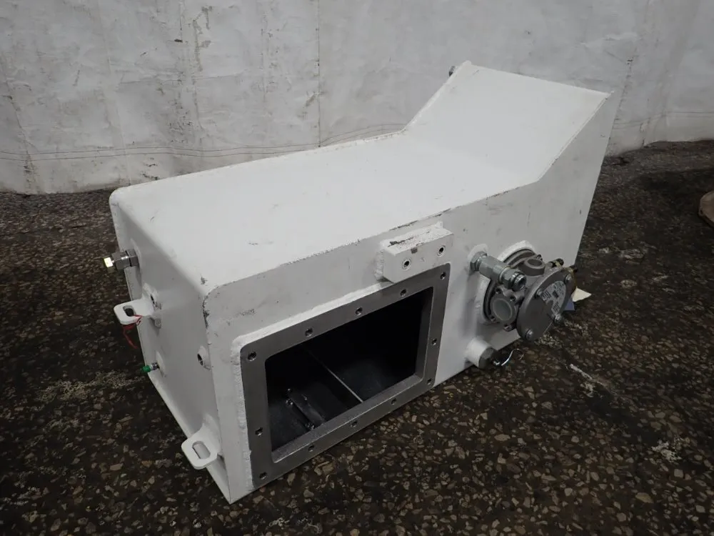 Schroeder Reservoir W/ Valve