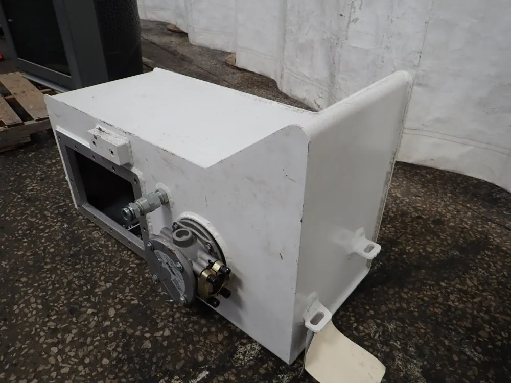 Schroeder Reservoir W/ Valve