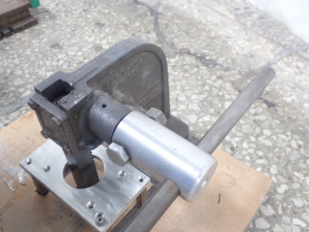 But-n-hold Arbor Press