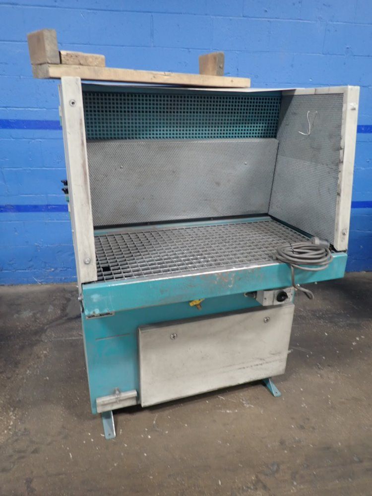 Beck Down Draft Table